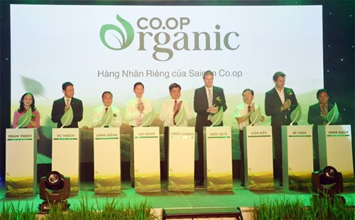 7 siêu thị lớn tung hàng thực phẩm Co.op Organic chuẩn quốc tế.